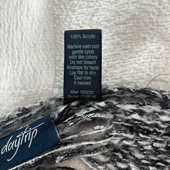 Daytrip Shredded Back Knit Cardigan Size Large Striped Longline Duster - Picture 9 of 9